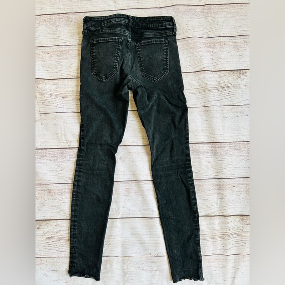 GAP Women’s Charcoal Mid Rise Sculpted Distressed Denim Leggings Size 4/27 - Picture 1 of 6